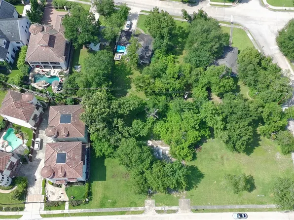 5514 McCulloch Cir, Houston, TX 77056