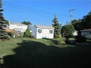 3rd image of 31 Nassau Ln