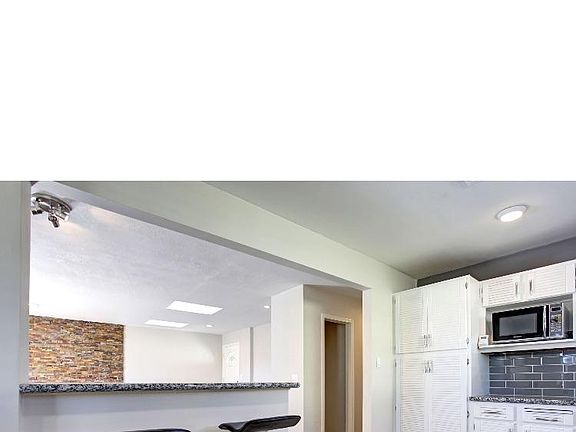 3rd image of 7112 McLaren Ave