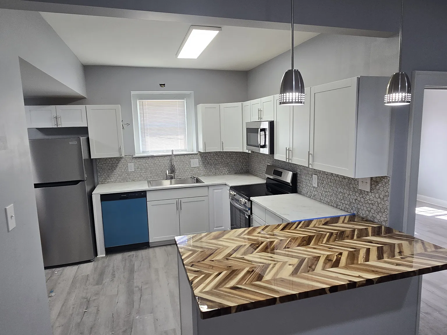 3521 King St — Photo 2