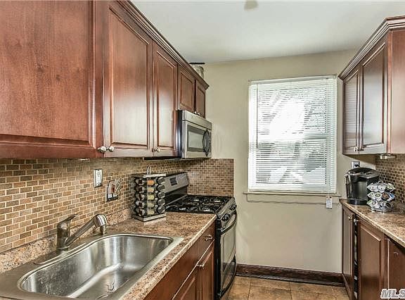5th image of 26154 Langston Ave