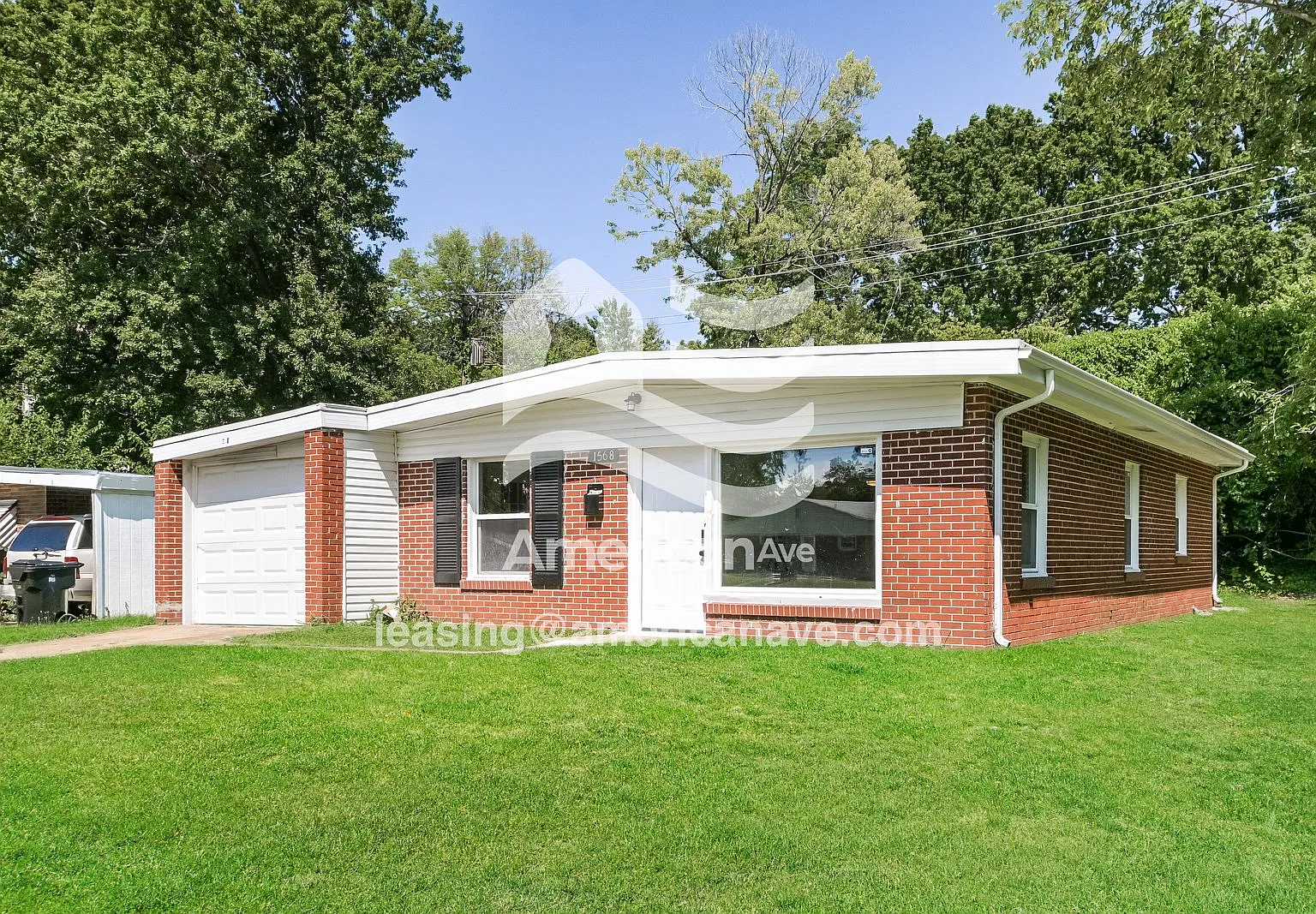 3 bed, 1.0 bath, 950 sqft, $1,550 — Photo 2