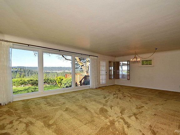 002_Living Room