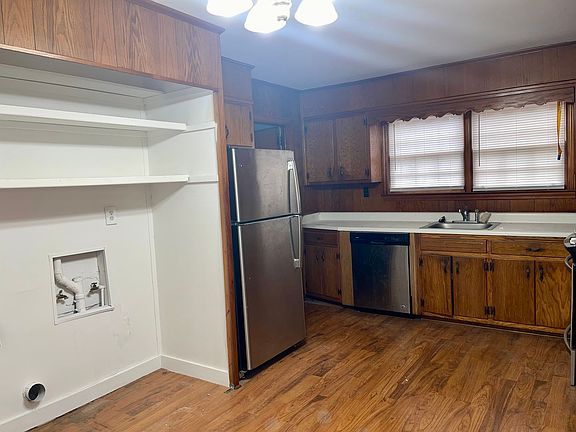 4th image of 5017 East St