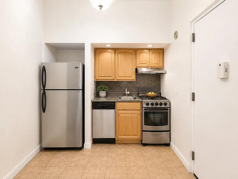 177 Madison Ave #3A — Photo 4