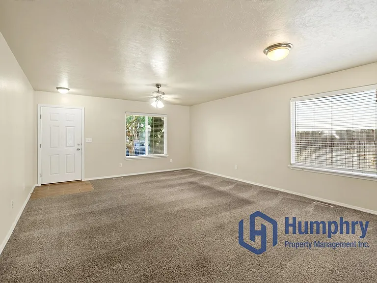 3527 E Hand Cart Ln — Photo 6
