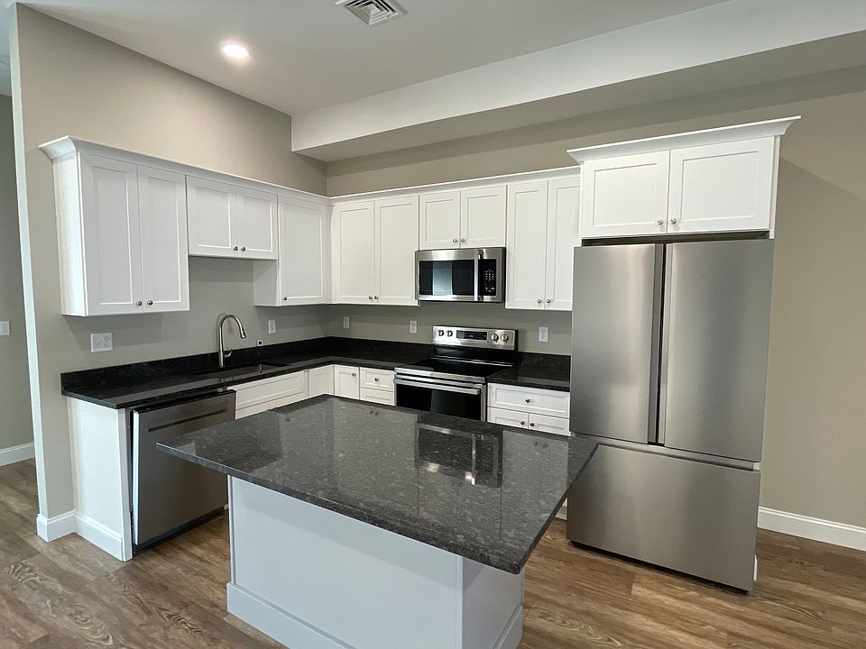 1st image of 26 Grand Ave #1