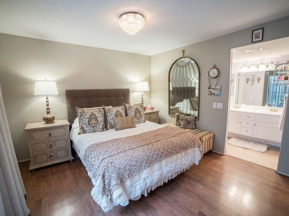 2nd image of 2455 Albatross St Unit B