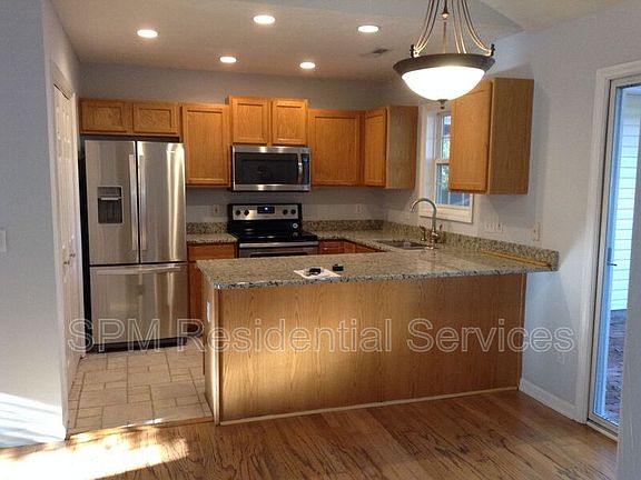 4th image of 224 Birch Creek Dr