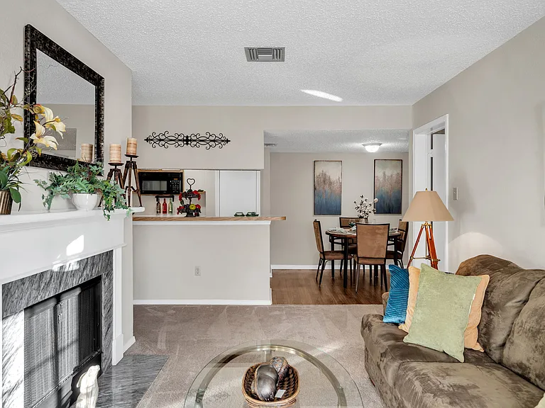 Seasons Apartments — Photo 26