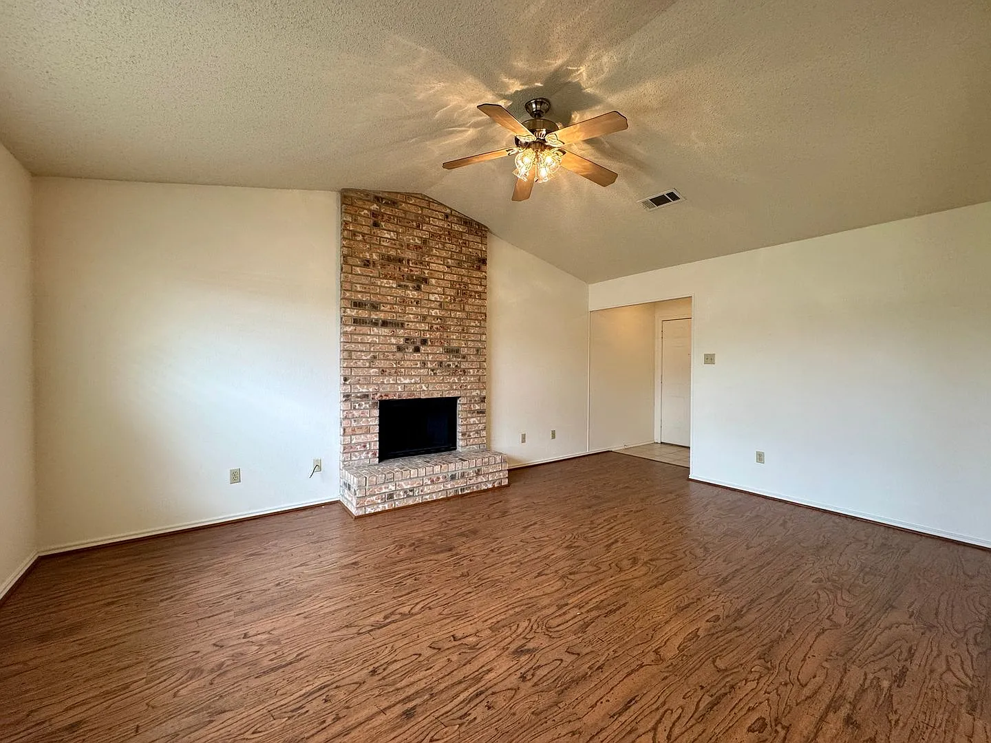 Duplex — Photo 2