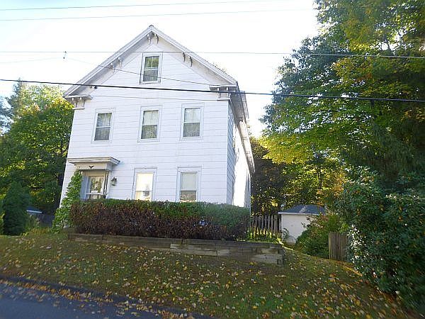 1st image of 27 Taft St