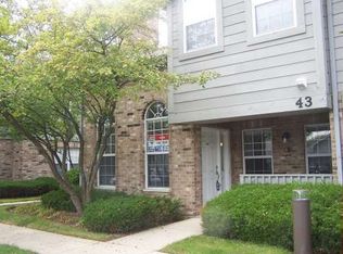 43 Foxcroft Rd APT 103, Naperville, IL 60565