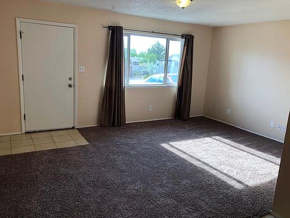 4th image of 716 Turner Dr NE