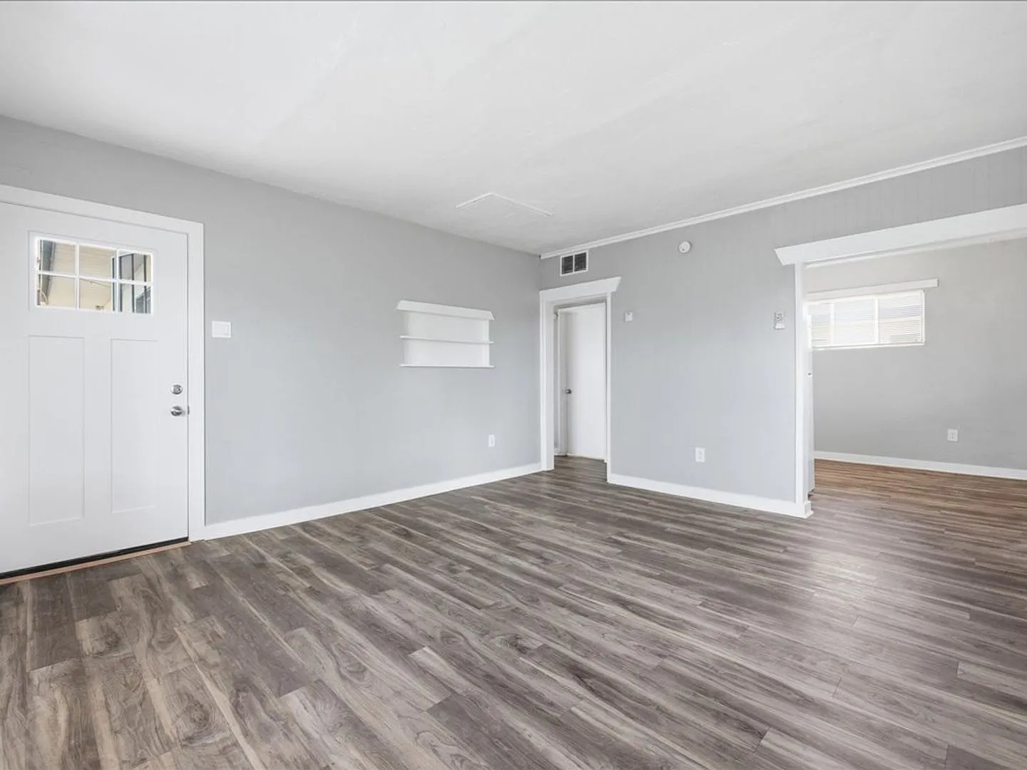 2 Bedroom 1 Bathroom — Photo 4