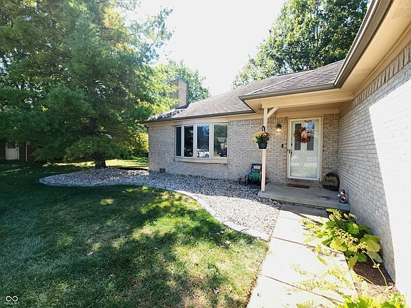 2nd image of 276 Sassafras Dr