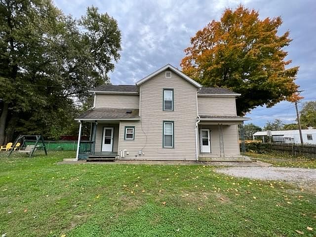 2nd image of 1414 Lake Dr