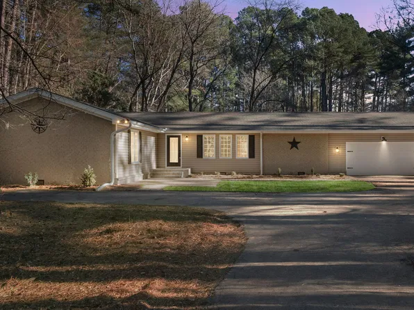 202 Red Cardinal Ct, Youngsville, NC 27596