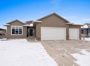 6341 S Badlands Ct, Sioux Falls, SD 57108