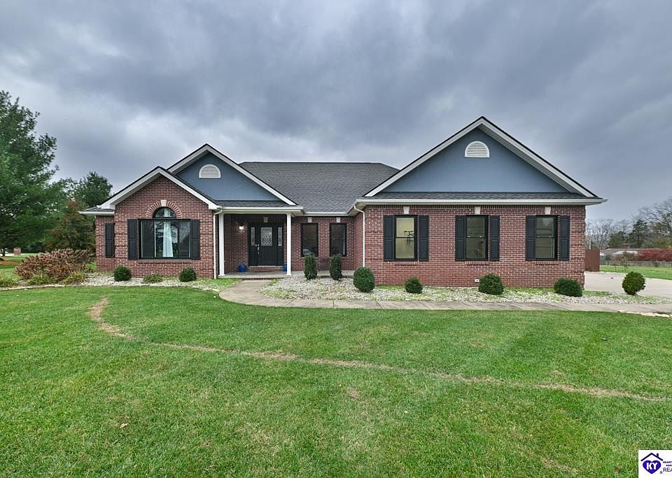 1st image of 119 Four Seasons Dr
