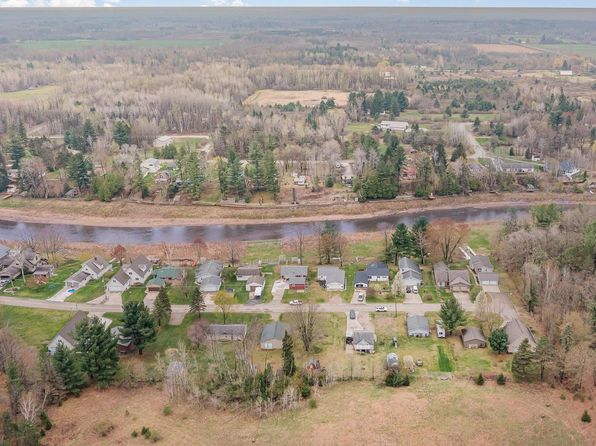 1349 McKimmy Dr, Beaverton, MI 48612