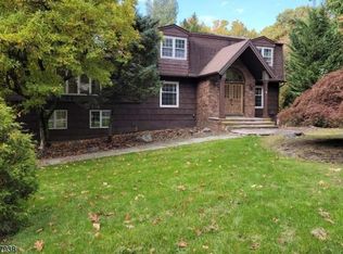 585 Colonial Rd, River Vale, NJ 07675