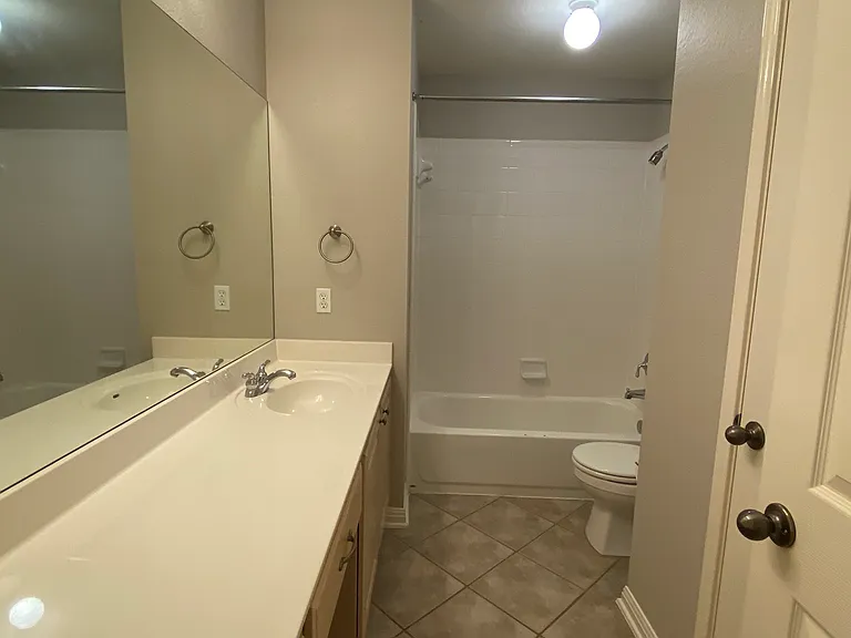 1727 Fallen Leaf Ln — Photo 10