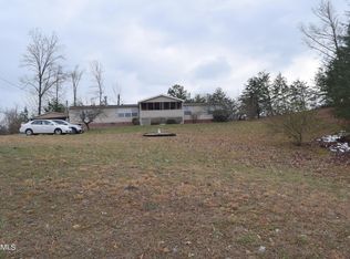 201 Moose Trail Ln, Powell, TN 37849