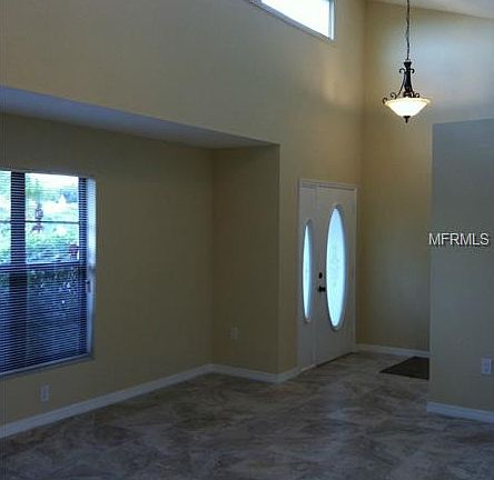 4th image of 970 N Doral Ln