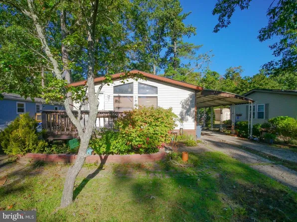 11 Cardinal Dr, Egg Harbor City, NJ 08215