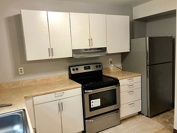 4th image of 176 Woodward St