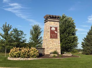 2019 Arbor Rdg, Janesville, WI 53548