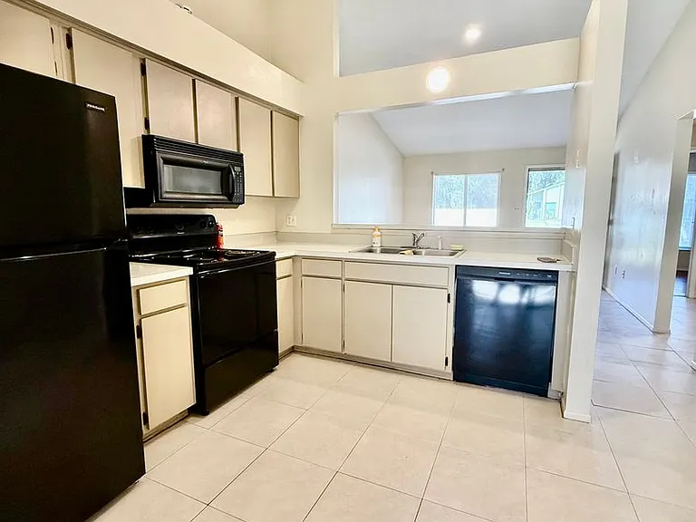 10376 Riva Ridge Trl — Photo 17
