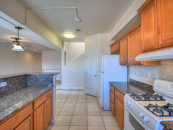 3rd image of 2509 Alamogordo Dr NW