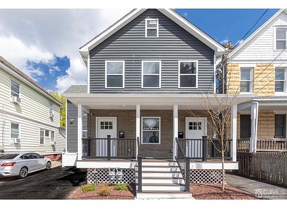 4th image of 75 Plum St #2
