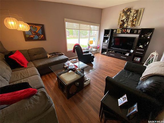 5th image of UNIT 2-544 Circlebrooke DRIVE
