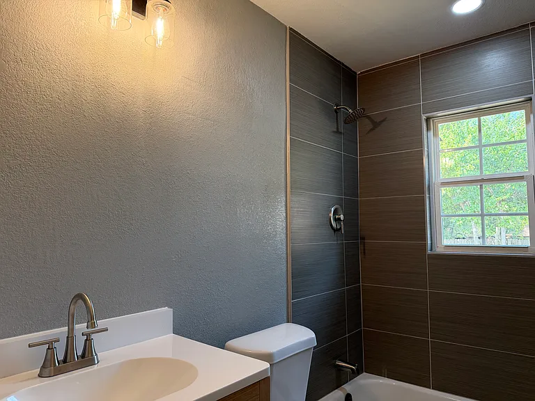 2504 Normont Cir — Photo 12