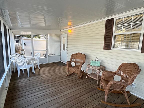 2nd image of 528 Escambia Cir