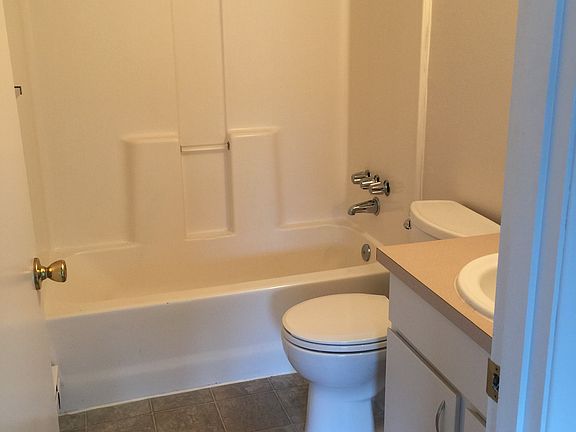 4th image of 422 E Bay Dr NE APT 17