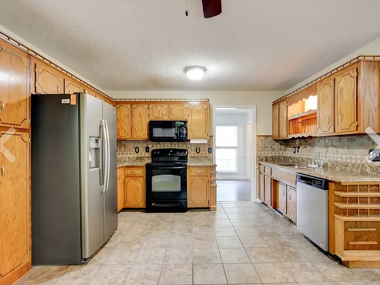 2676 Elkmont Dr — Photo 9