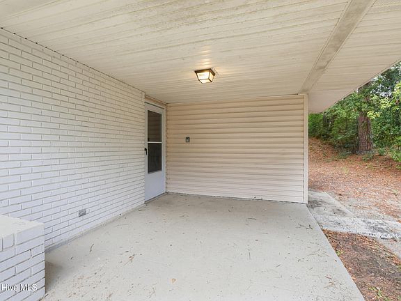 5th image of 792 Sommer Street NE