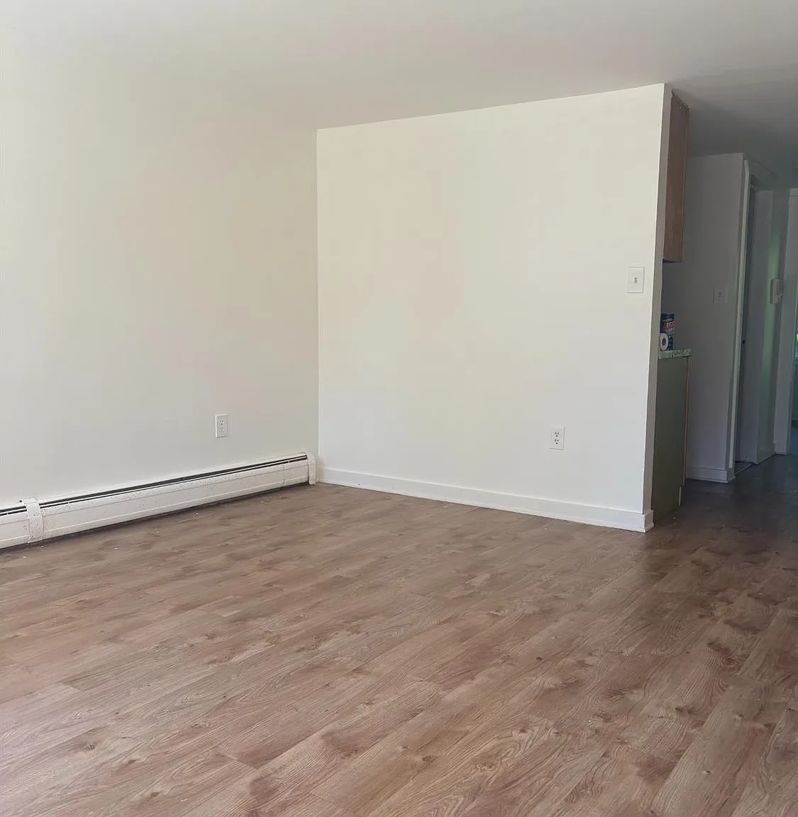 1 bed, 1.0 bath, 2128 sqft, $1,900 — Photo 2