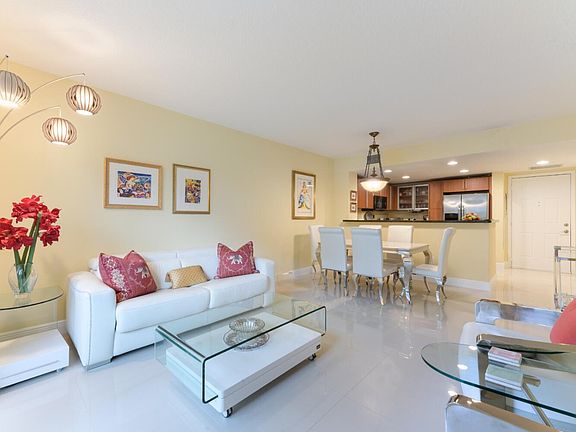 4th image of 610 Clematis Street #229