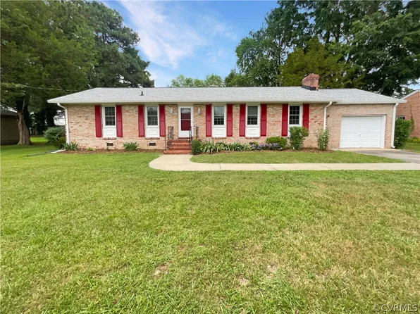 1206 Duke Of Gloucester St, Colonial Heights, VA 23834