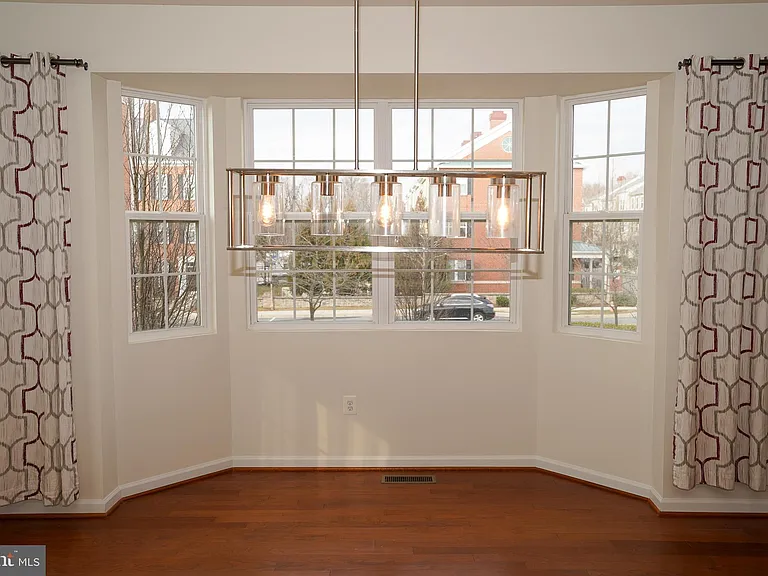 7810 Quidditch Ln — Photo 8