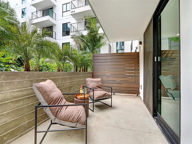 Zen Hollywood — Photo 11