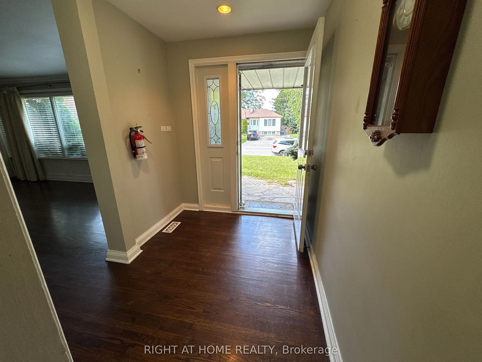 3 bed, $2,450 — Photo 4