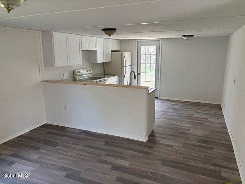 4th image of 55 Mason Lane