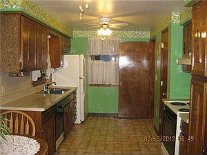4th image of 1203 Alice St