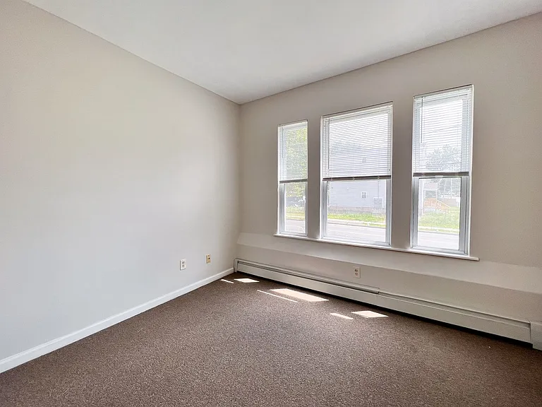 158-160 Westland St / Amauta Apartments, LLC — Photo 7